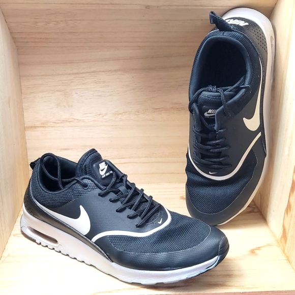 Nike Womens Air Max Thea Gymnastics Shoes - Picture 2 of 10